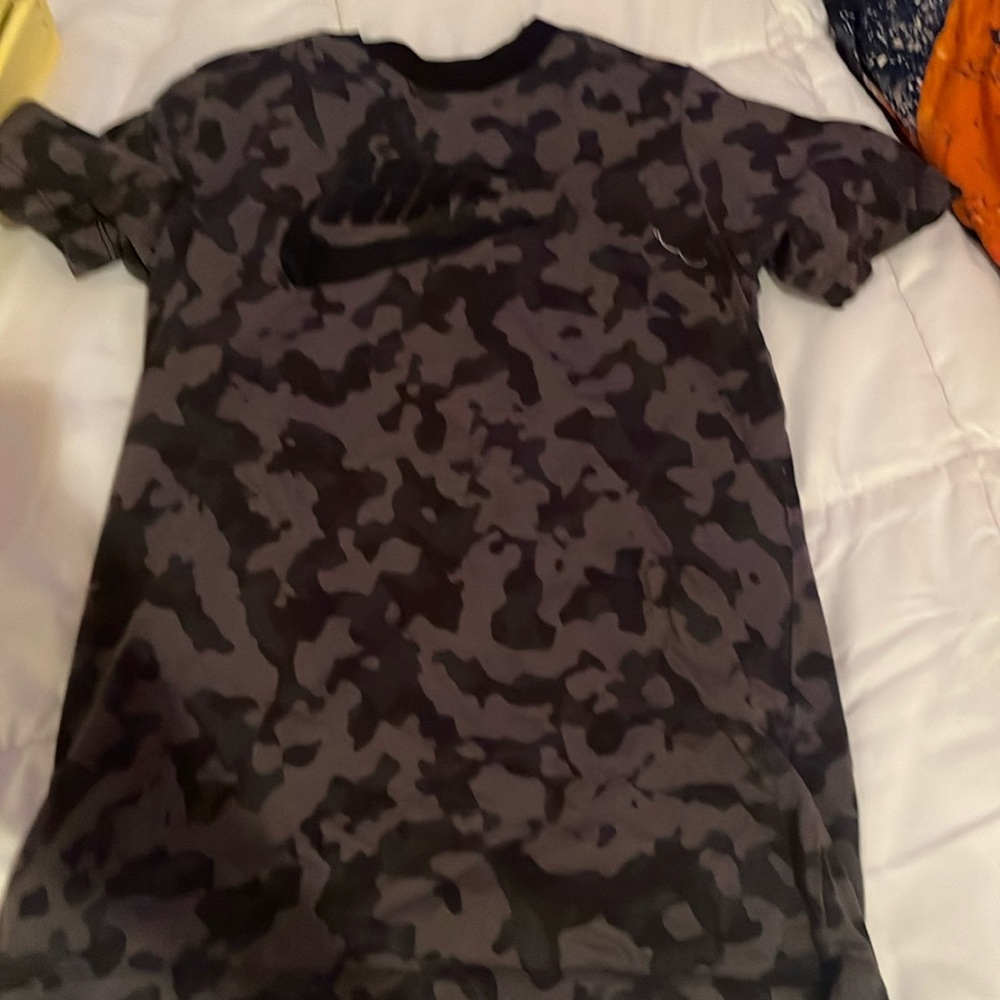 Nike tee